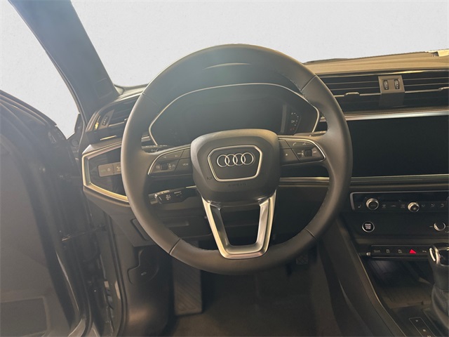 Vehicle image 12 of 15
