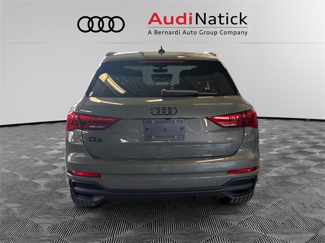 Vehicle image 6 of 15