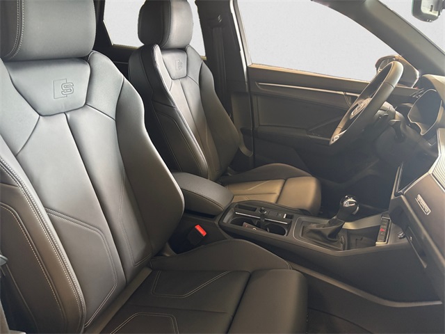 Vehicle image 15 of 15