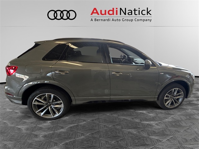 Vehicle image 5 of 15