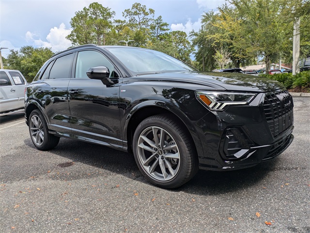2025 Audi Q3 S Line Premium Image 2 of 28
