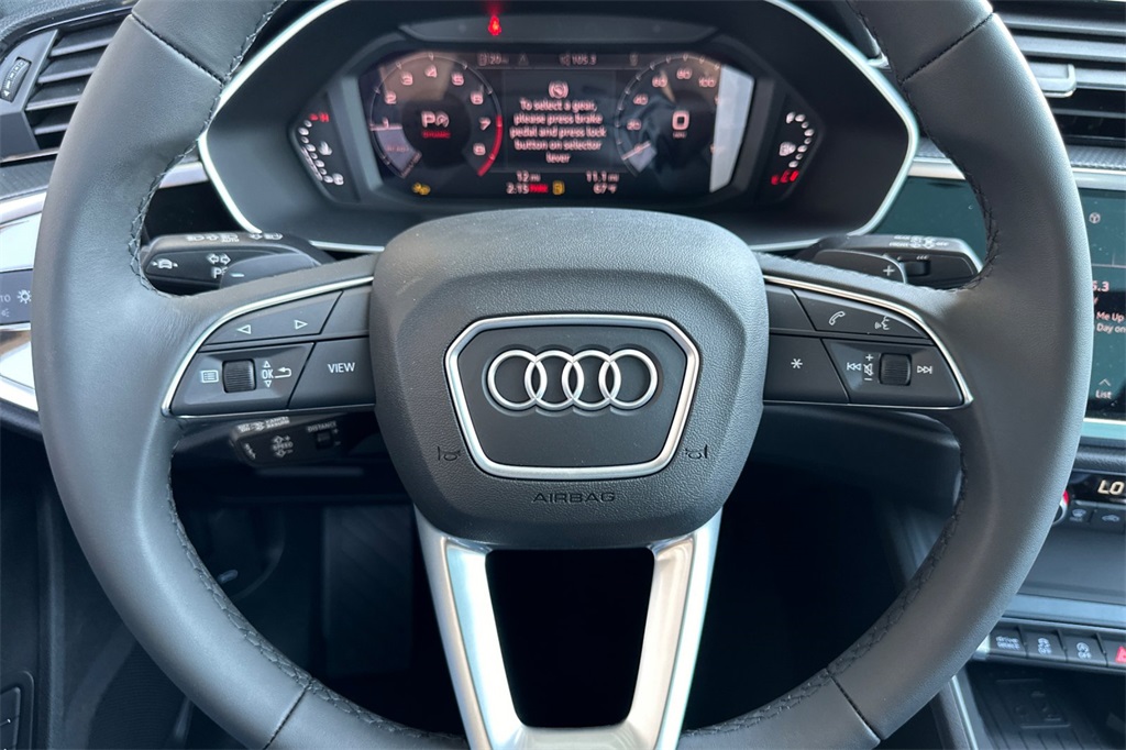 Vehicle image 20 of 22