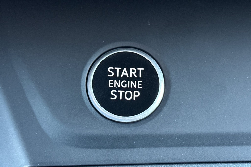 Vehicle image 19 of 22