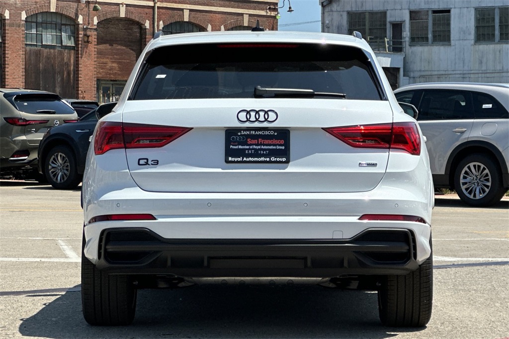 Vehicle image 6 of 22