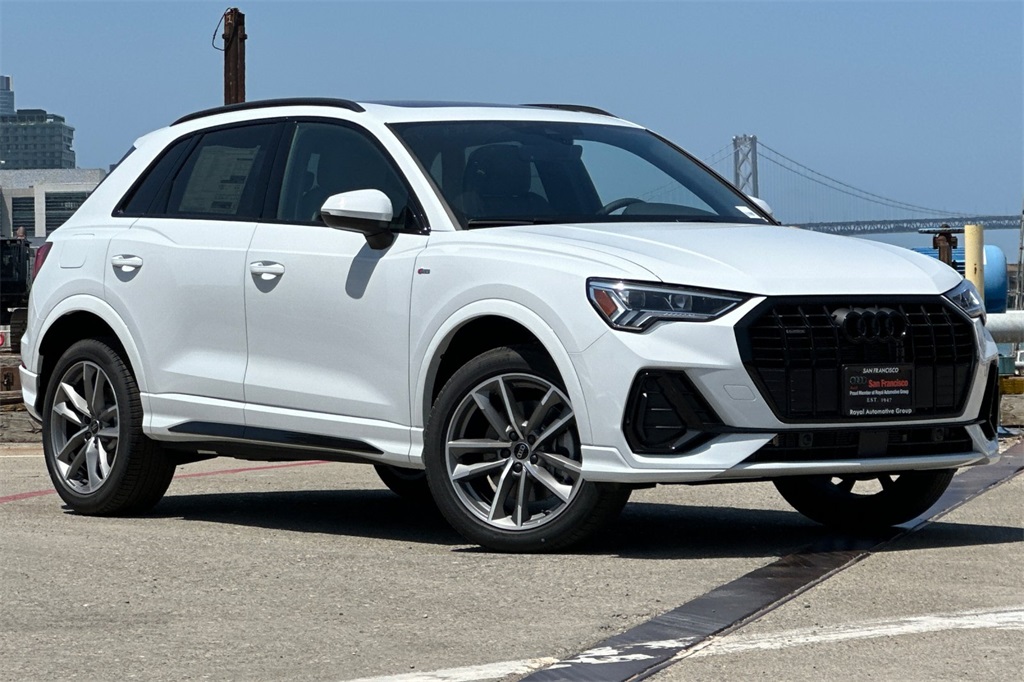 Vehicle image 2 of 22