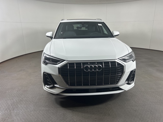 Vehicle image 2 of 22