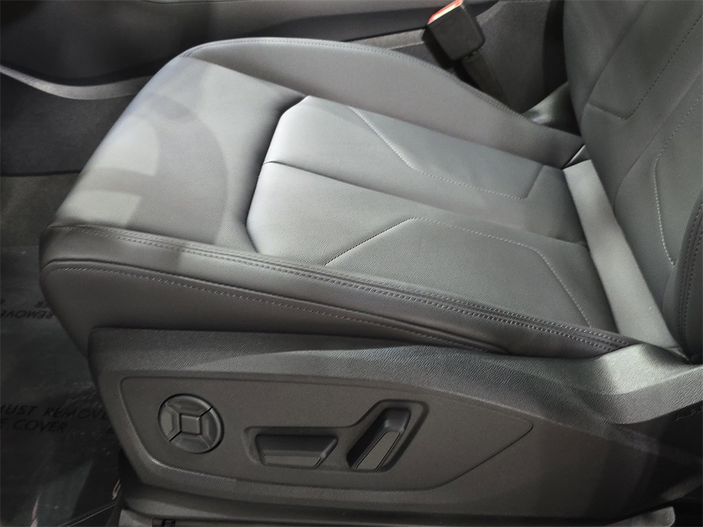 2025 Audi Q3 S Line Premium Image 17 of 35