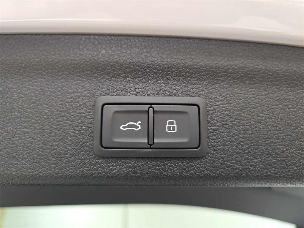 2025 Audi Q3 S Line Premium Image 32 of 35