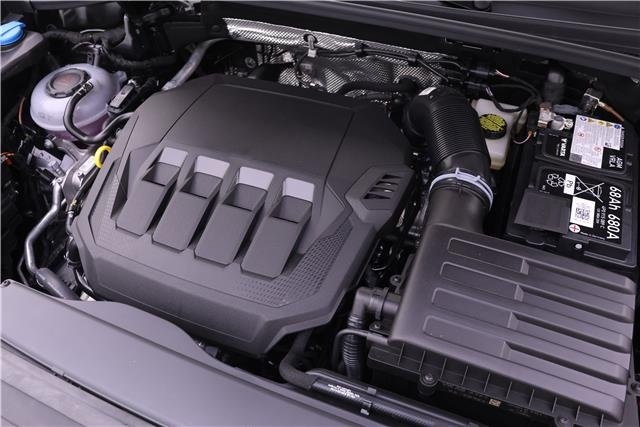 Vehicle image 6 of 17