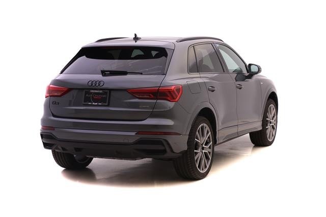 Vehicle image 3 of 17