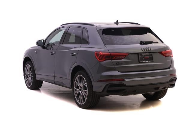 Vehicle image 4 of 17