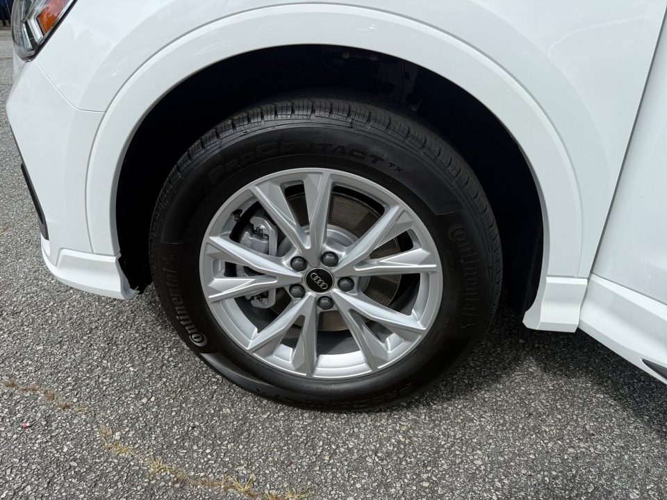 Vehicle image 12 of 35