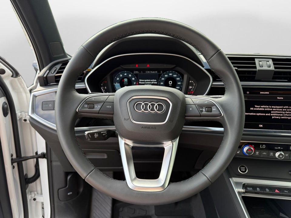 Vehicle image 29 of 35