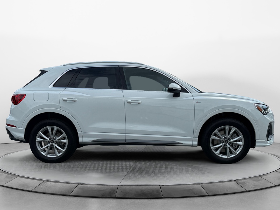 Vehicle image 4 of 35