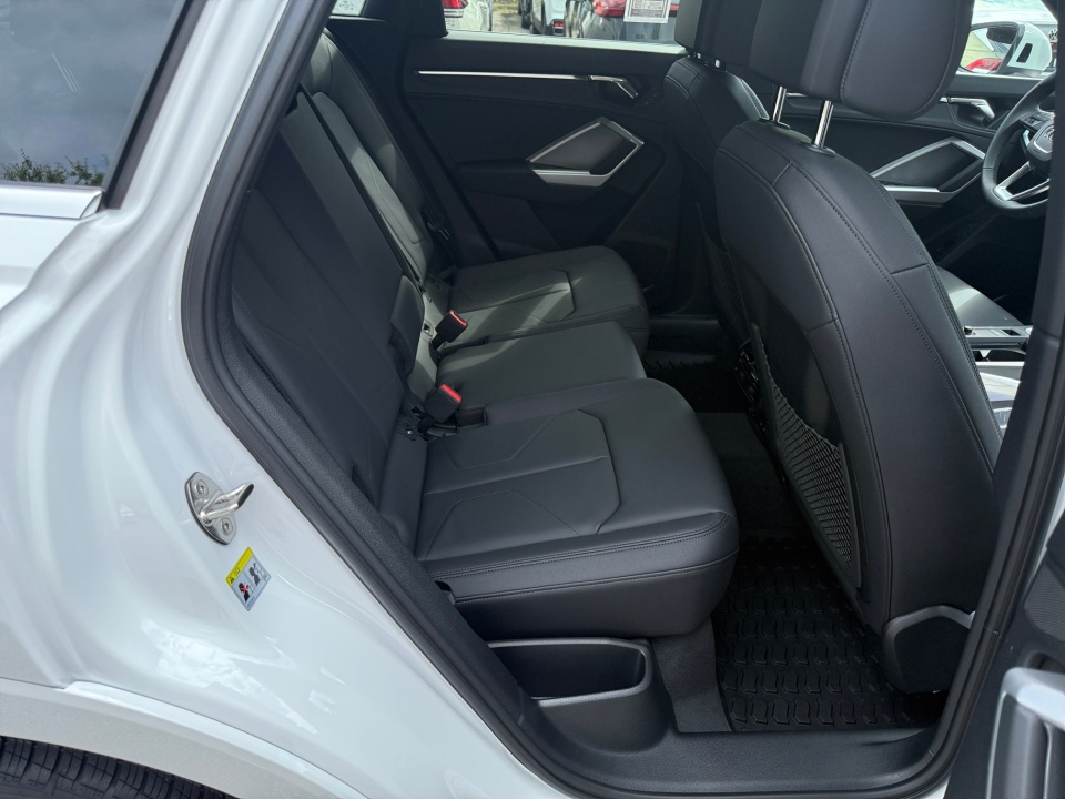 Vehicle image 16 of 35