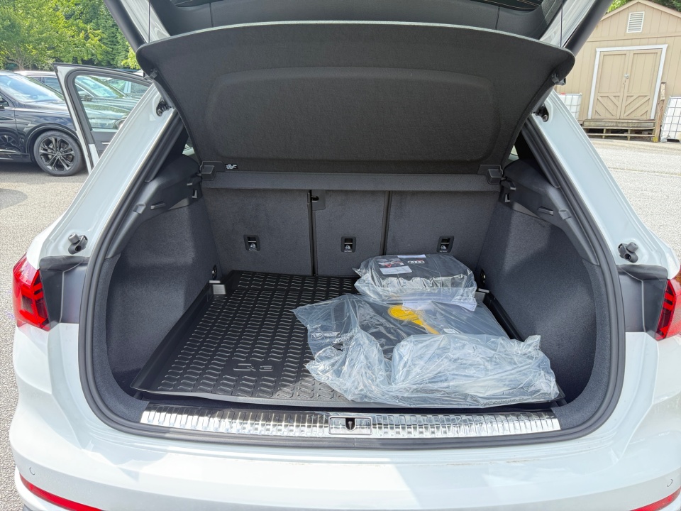 Vehicle image 14 of 35
