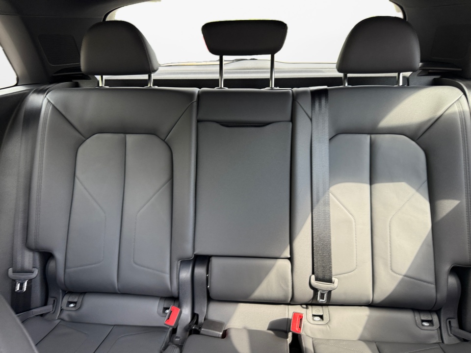 Vehicle image 18 of 35