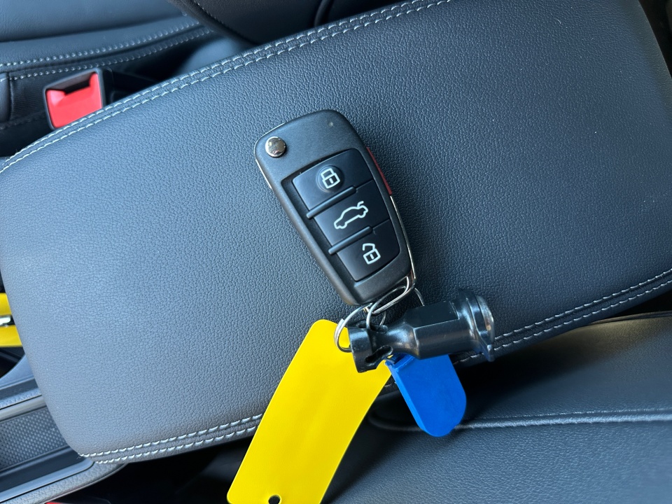Vehicle image 34 of 35