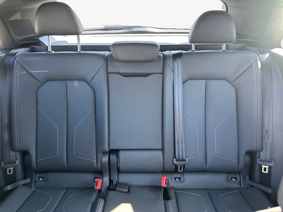 Vehicle image 12 of 35