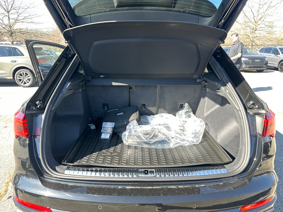 Vehicle image 15 of 35