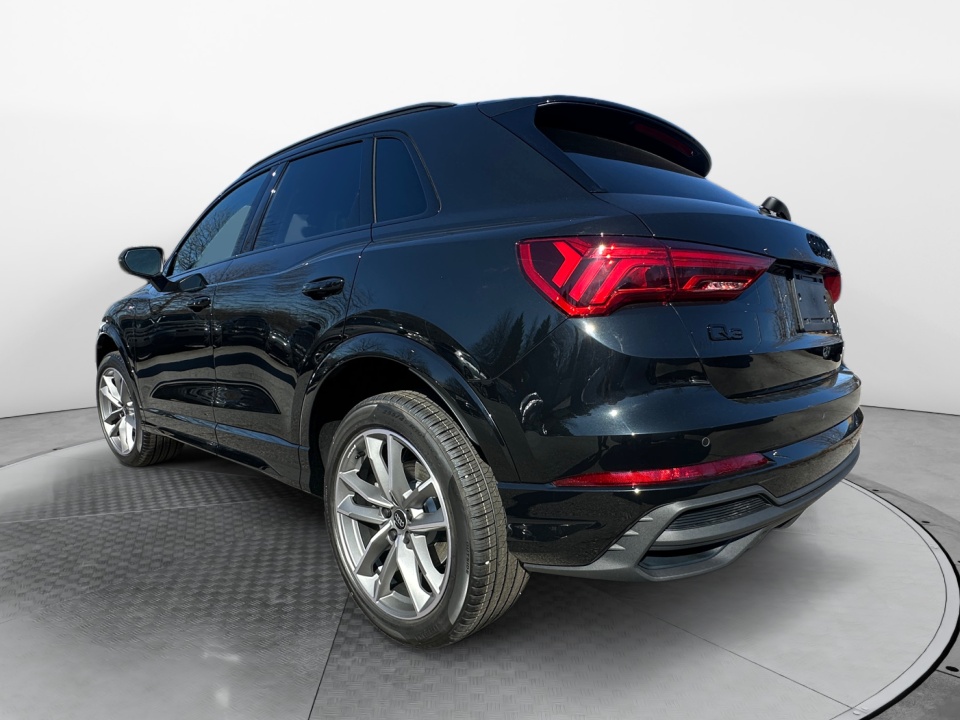 Vehicle image 8 of 35