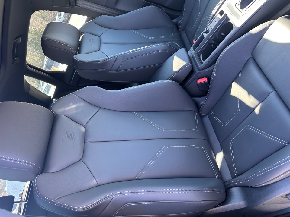 Vehicle image 28 of 35
