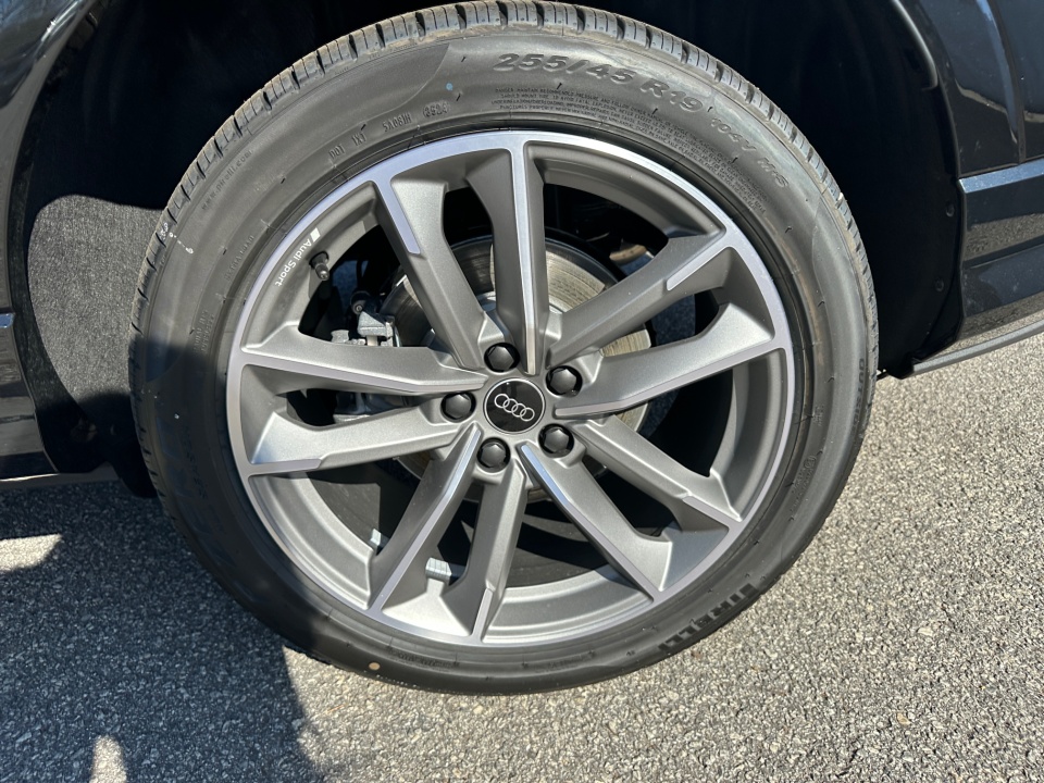 Vehicle image 22 of 35
