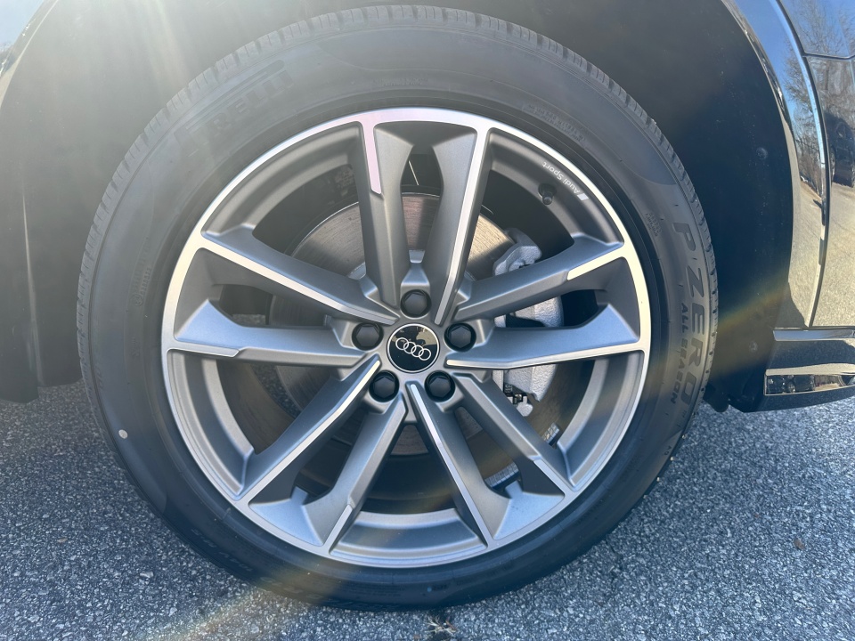 Vehicle image 25 of 35