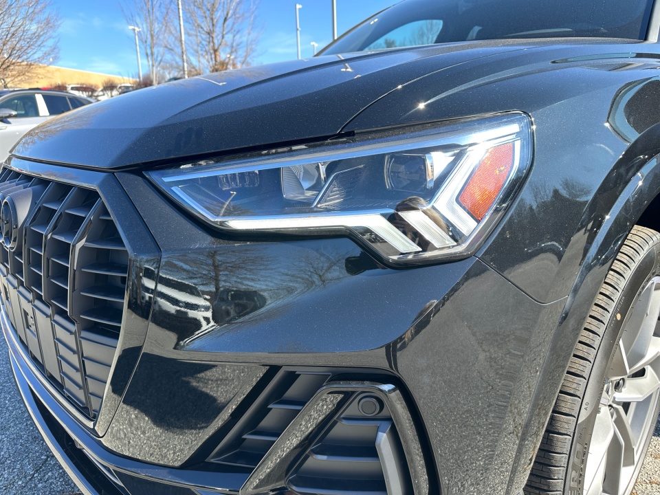 Vehicle image 26 of 35