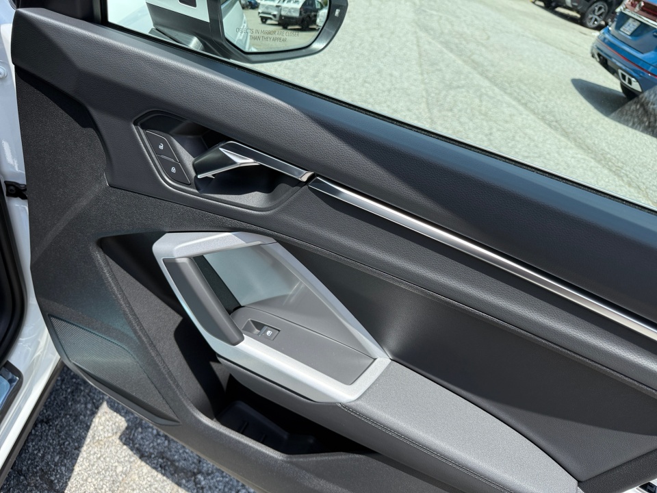 Vehicle image 34 of 35