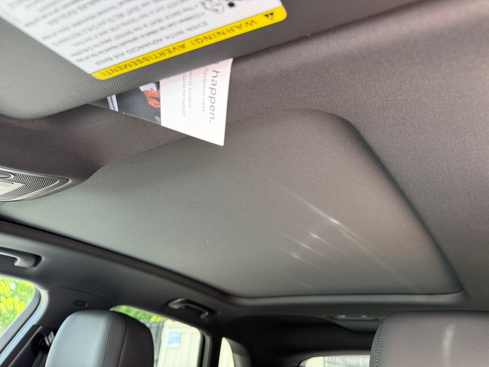 Vehicle image 33 of 35