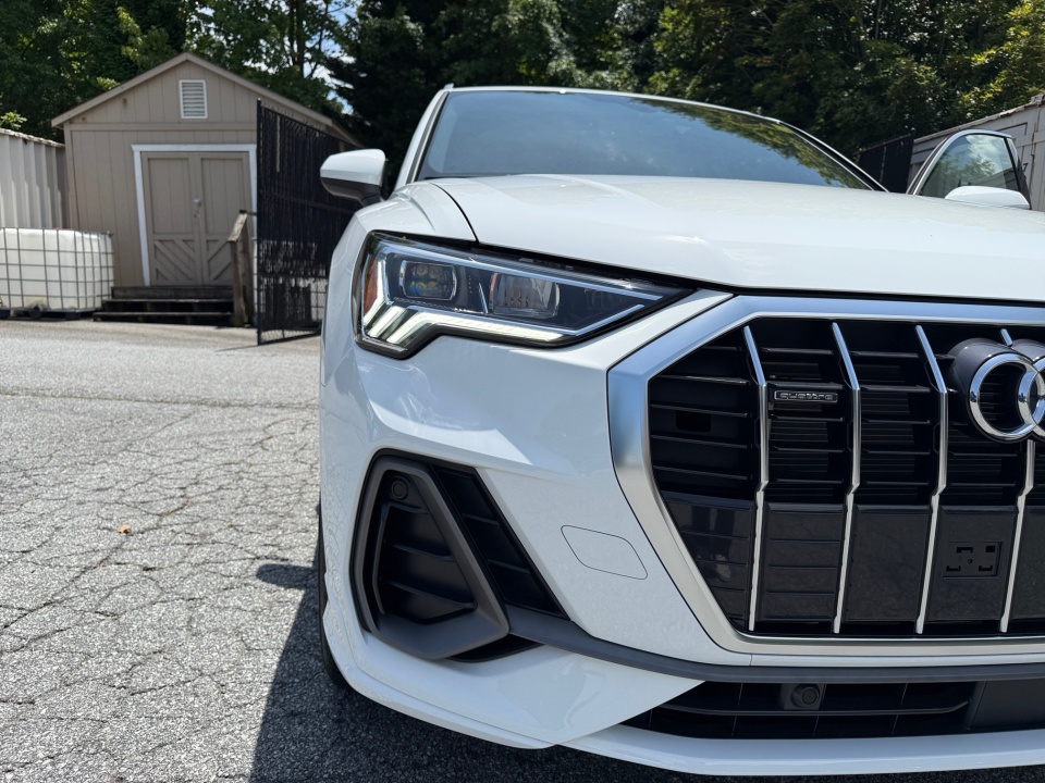 Vehicle image 26 of 35