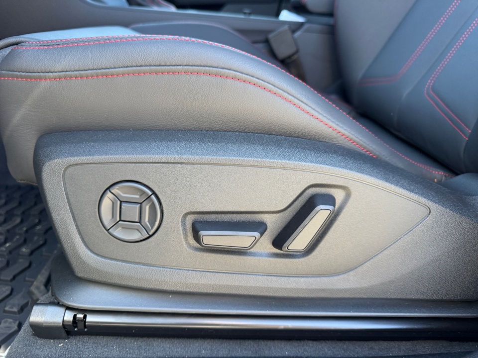 Vehicle image 30 of 35