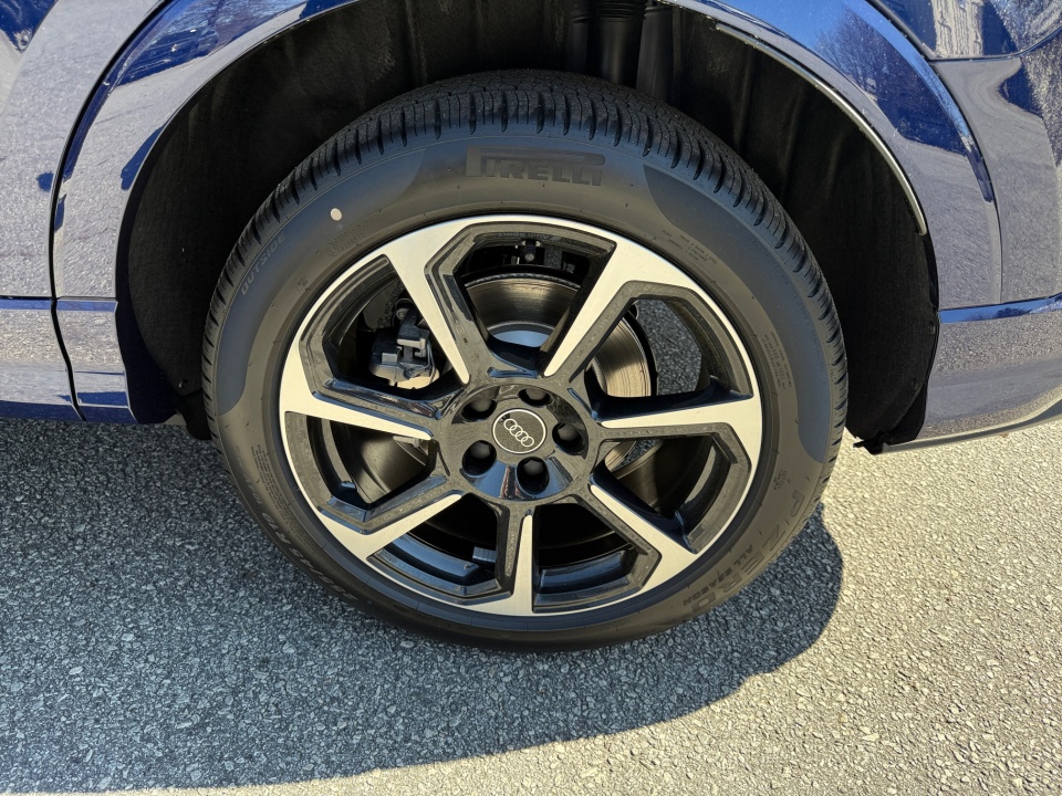 Vehicle image 22 of 35