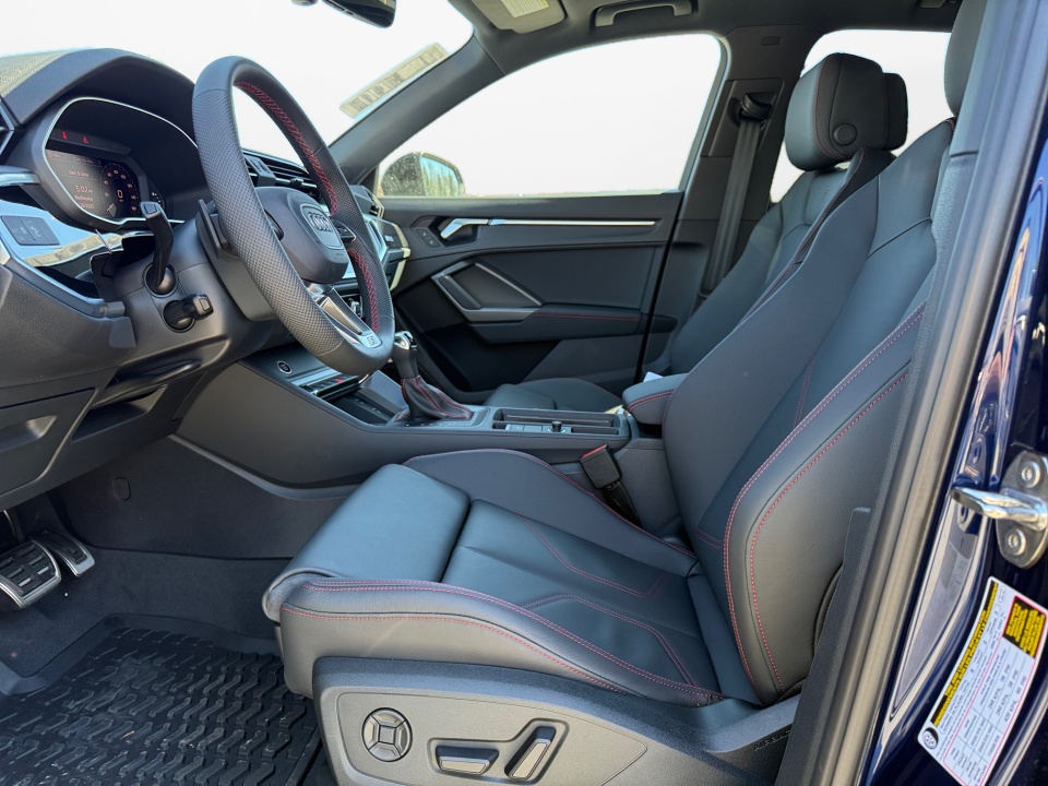 Vehicle image 9 of 35