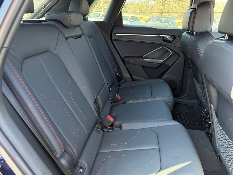 Vehicle image 29 of 35