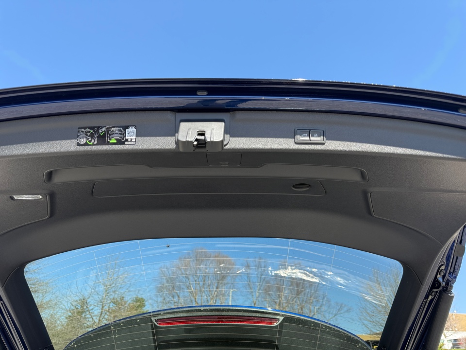 Vehicle image 14 of 35