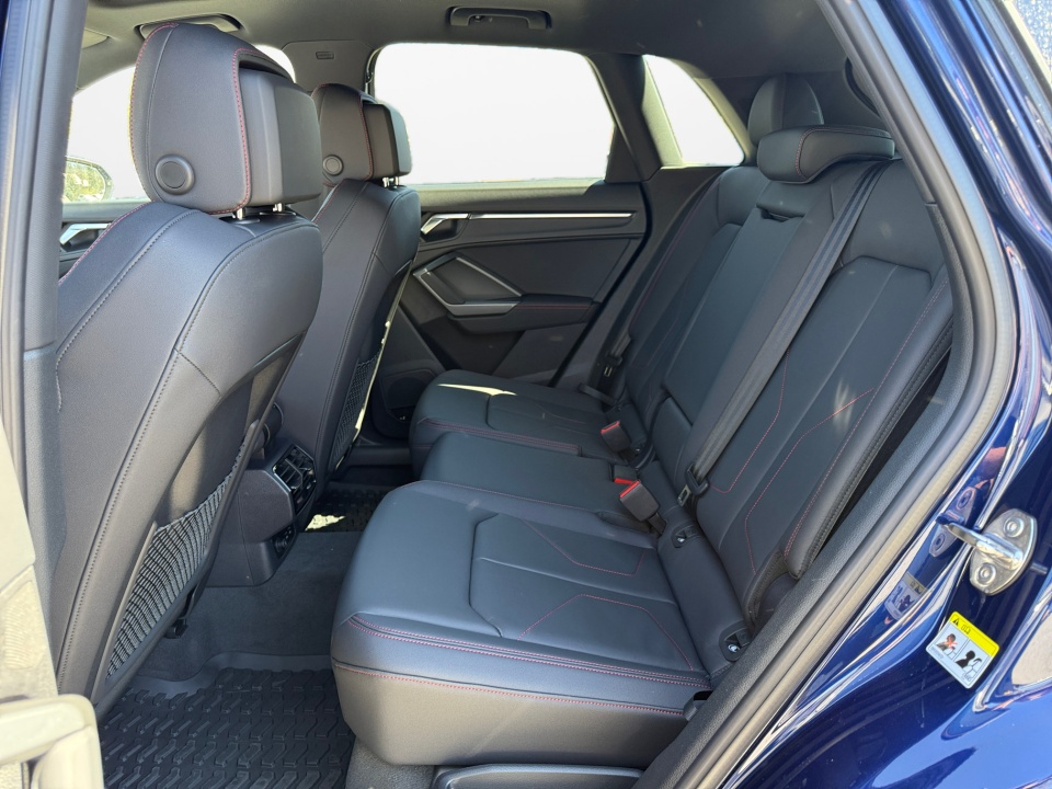 Vehicle image 13 of 35