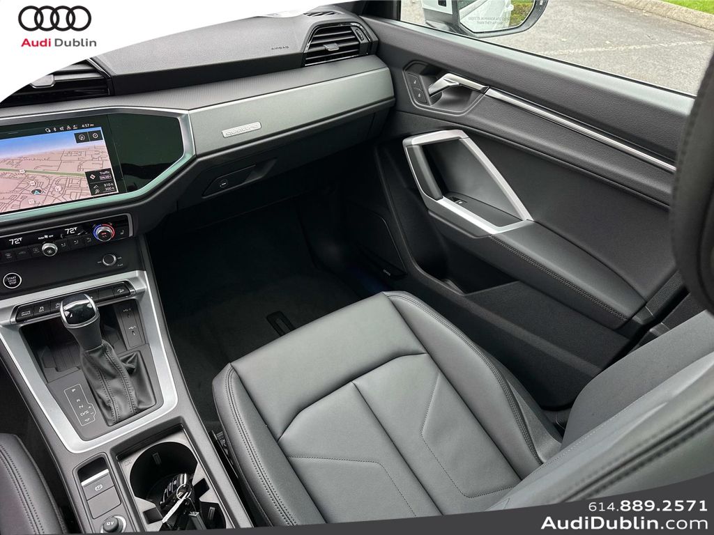 Vehicle image 34 of 35