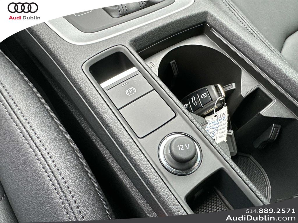 Vehicle image 26 of 35