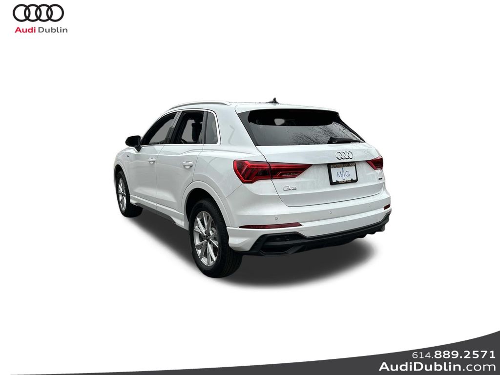 Vehicle image 7 of 35