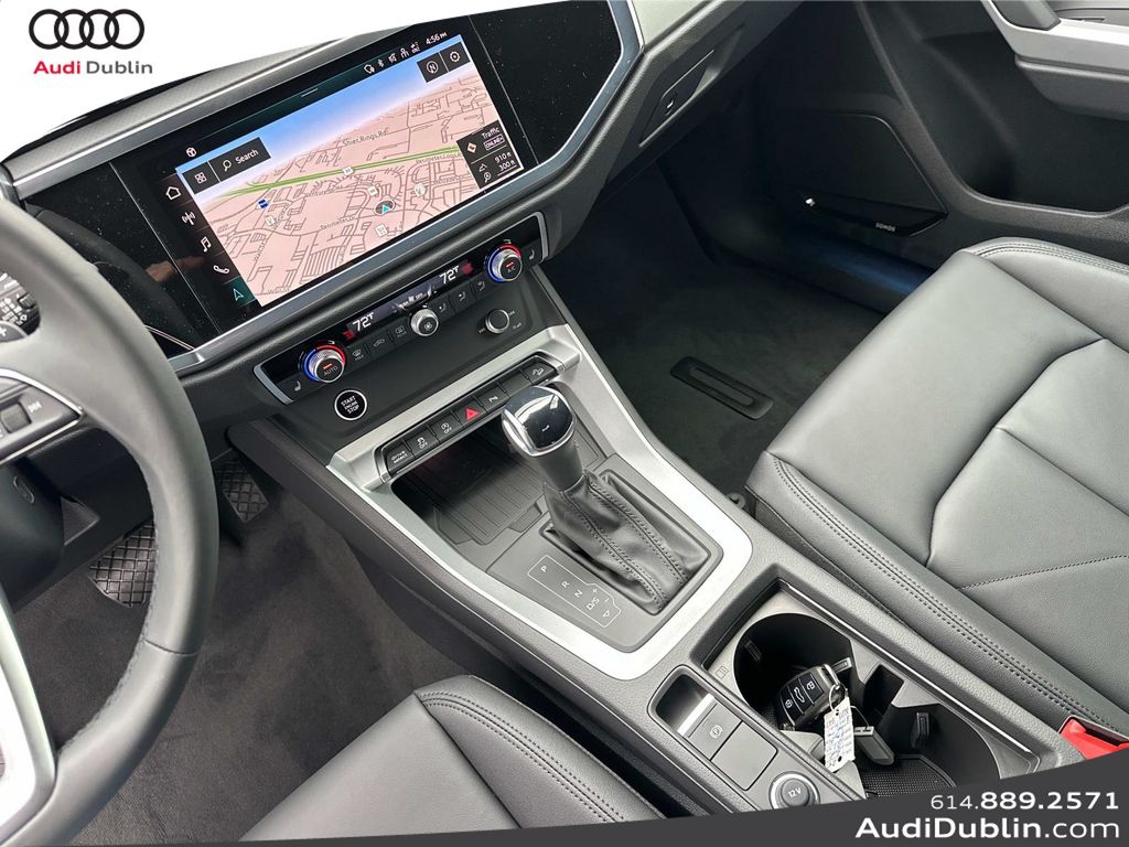 Vehicle image 27 of 35