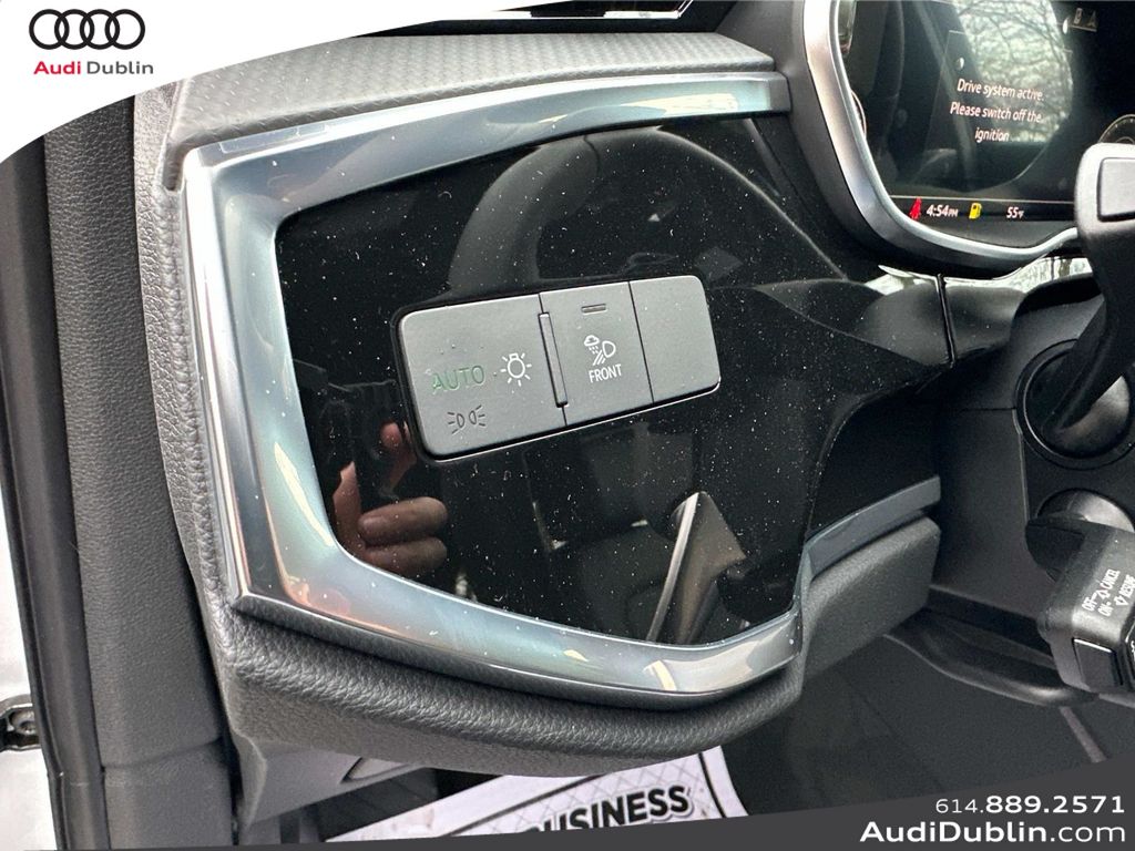 Vehicle image 15 of 35