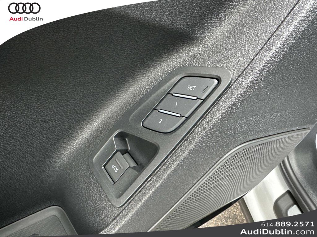 Vehicle image 12 of 35
