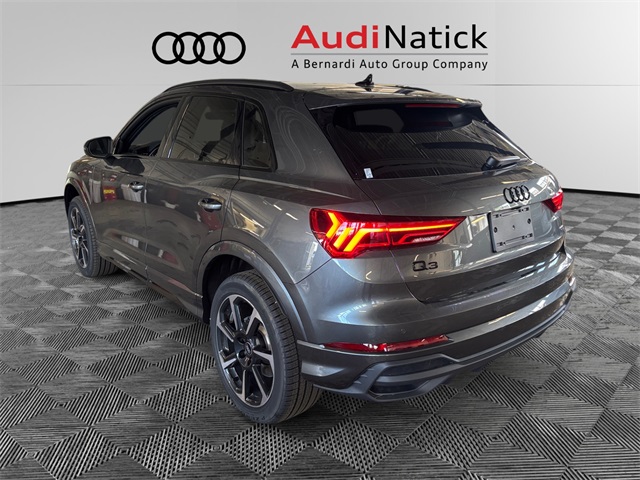 Vehicle image 7 of 15