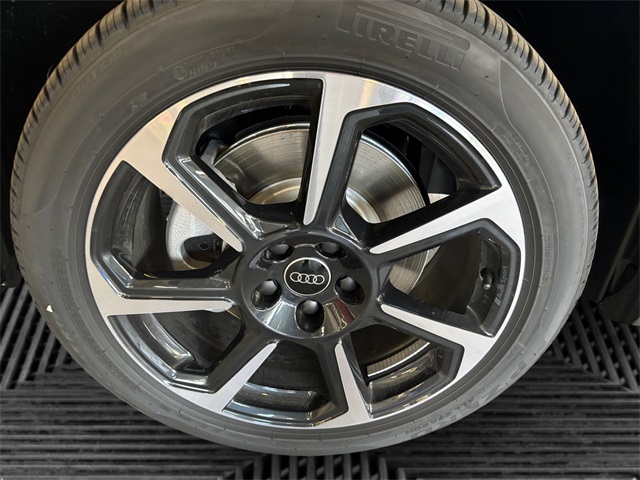 Vehicle image 14 of 15