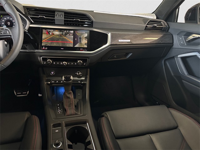 Vehicle image 11 of 15