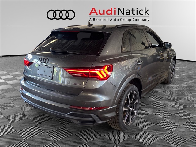 Vehicle image 4 of 15