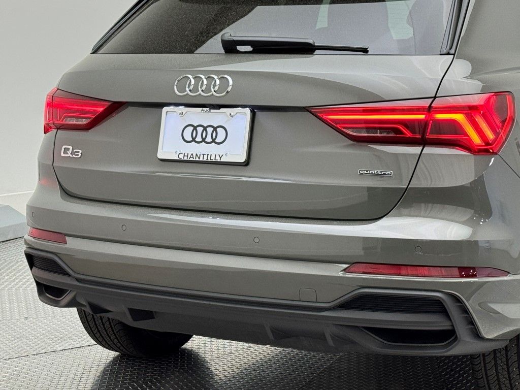 Vehicle image 13 of 48