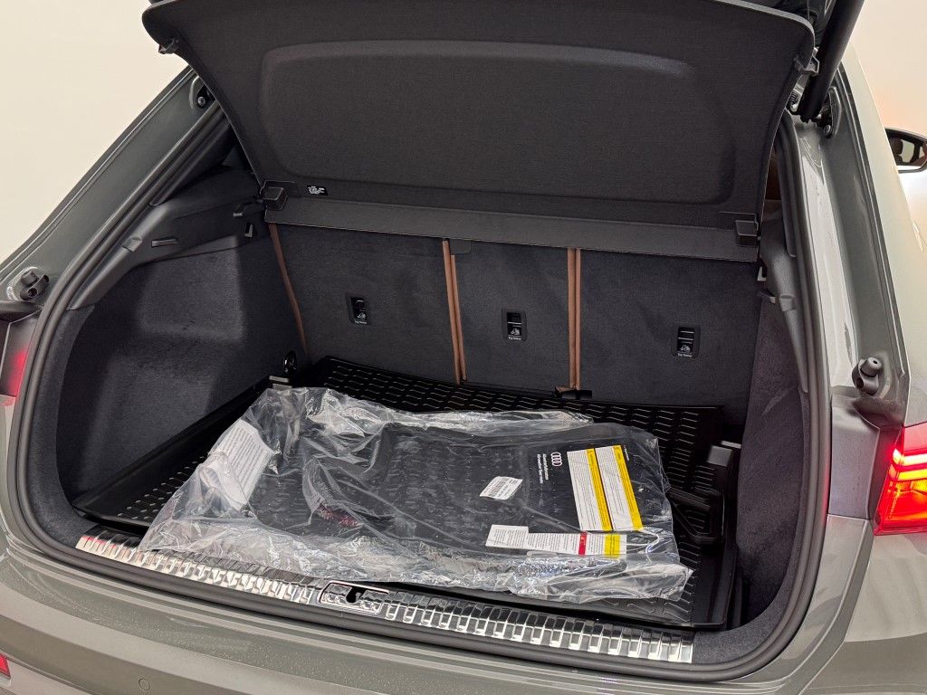Vehicle image 23 of 48